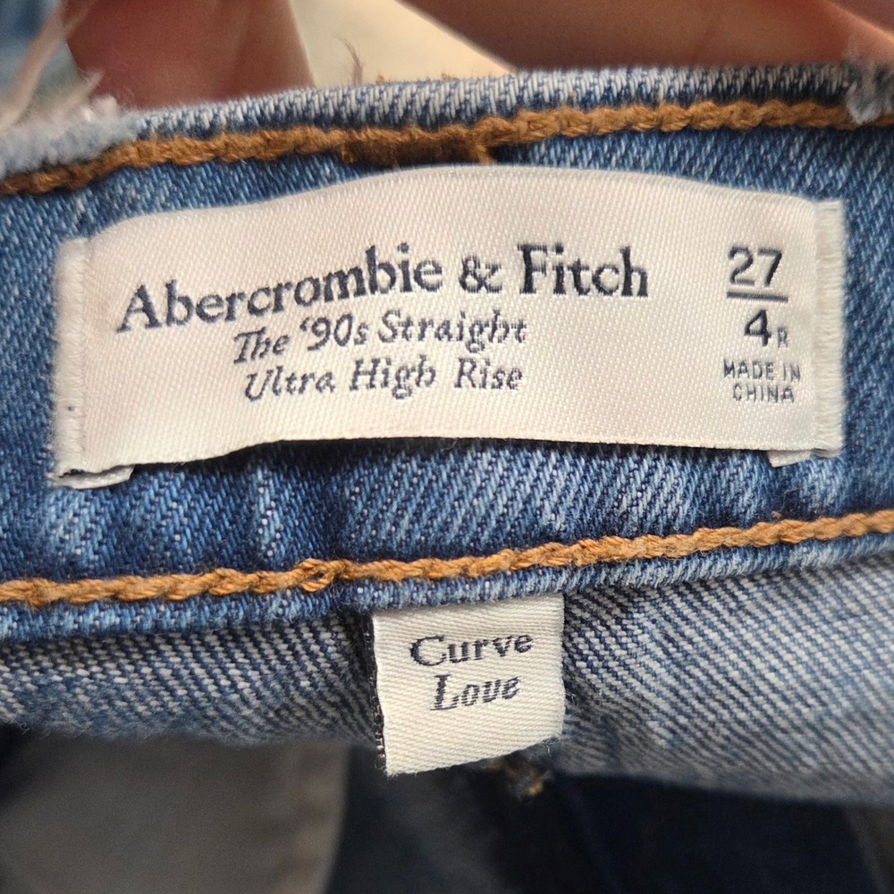 Abercrombie & Fitch Curve Love 90s Straight Ultra High Rise Distressed Jeans 27 - Picture 7 of 11